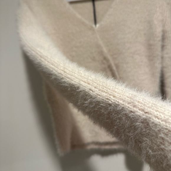 NWT Pink Rose Womans Sz:M Cream Fuzzy Soft Faux Wrap Vneck winter Cloud Sweater. - Picture 9 of 16